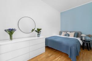 Postel nebo postele na pokoji v ubytování Enjoy Downtown Boutique Apartments #12 by Goodnite cz