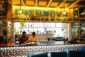 Lounge nebo bar v ubytování Casanova by the Sea - Just a walk away to Canacona Beach