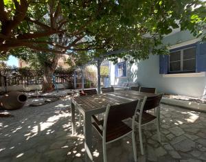 Fotografie z fotogalerie ubytování Blue Seaside House with Garden v destinaci Skala Eresou