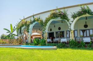 Bazén v ubytování Atrium Palace Thalasso Spa Resort And Villas nebo v jeho okolí