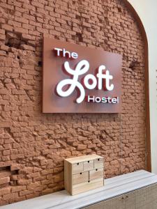 The Loft House Madrid的证书、奖牌、标识或其他文件