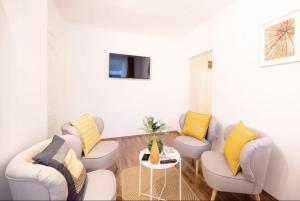 Sunny 2BR with balcony at Szövetség street 1074 Budapest, Szövetség utca 27 kép - 2