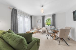 Posezení v ubytování Derwent Cottage