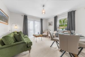 Posezení v ubytování Derwent Cottage