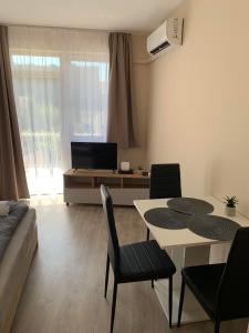 Posedenie v ubytovaní Silver Shine Apartman