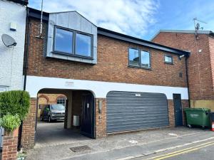 Tòa nhà nơi căn hộ tọa lạc