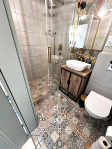 Kúpeľňa v ubytovaní Vintage House z widokiem na morze