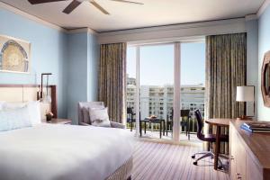 Postel nebo postele na pokoji v ubytování The Ritz-Carlton Key Biscayne, Miami