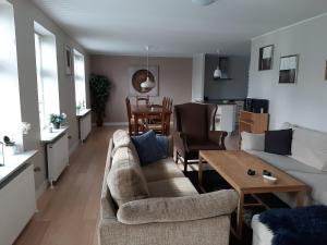 Posezení v ubytování Stor villa i Lendemarke