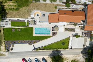 Kolam renang di atau dekat dengan Villa Panorama del Tartufo for 6 people in Central Istria with spa & truffle hunting experience