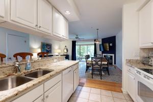 Dapur atau dapur kecil di Spring Lake -- 38015 West #757