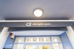 a sign over the door of a hotel at Alda Egues Rooms in Gorraiz