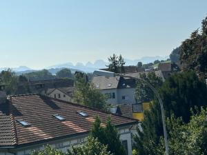 Nespecifikovaný výhled na hory nebo výhled na hory při pohledu z apartmánu