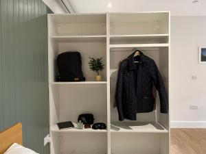Gallery image of Modern Accessible Apartment with Interconnecting Room in Dolphinton
