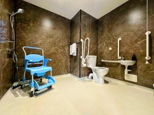 Gallery image of Modern Accessible Apartment with Interconnecting Room in Dolphinton +1 photo