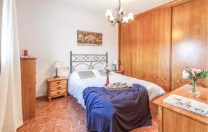 Ένα ή περισσότερα κρεβάτια σε δωμάτιο στο 3 Bedroom Stunning Home In Peñaflor