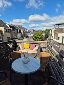 En generel udsigt til bjerge eller udsigt til bjerge taget fra lejligheden