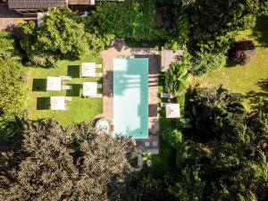 Bazén v ubytování Parkhotel Tirolerhof nebo v jeho okolí