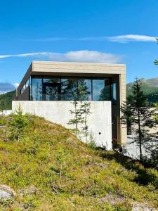una casa in cima a una collina di Eksklusiv hytte ved Fyri Resort - Utsikt a Hemsedal