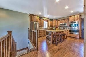 Fotografie z fotogalerie ubytování Lv12 luxury villa with hot tub, close to skiing v destinaci Glenbrook