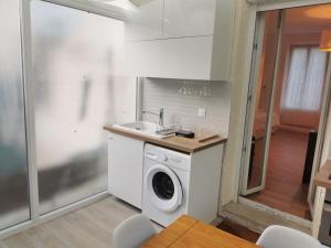 Η κουζίνα ή μικρή κουζίνα στο 10 mins Center St Germain En Laye
