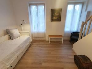 Ένα ή περισσότερα κρεβάτια σε δωμάτιο στο 10 mins Center St Germain En Laye