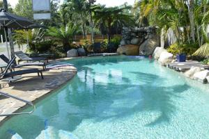 Piscina di Lazy Lizard Motor Inn o nelle vicinanze