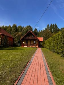 Budynek, w którym mieści się domek letniskowy