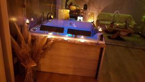 Fotografie z fotogalerie ubytování Love room jaccuzi v destinaci Puisserguier