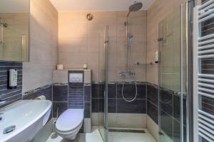 Ein Badezimmer in der Unterkunft Hotel Zum Halbmond