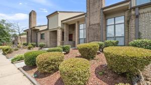Zahrada ubytování Gorgeous 2 BR near Carowinds - Patio - Pool