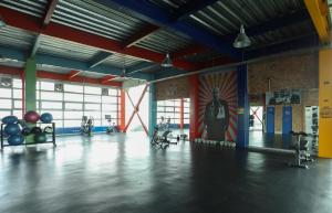 Gimnasio o equipo deportivo en Cama en Habitación Compartida Mixta