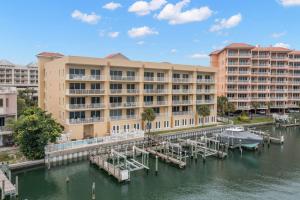 Tầm nhìn suối chảy gần nhà nghỉ dưỡng