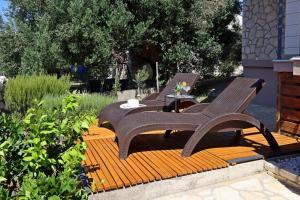 Gallery image of Apartments with parking space Lun, Pag - 21905 in Lun +14 photos