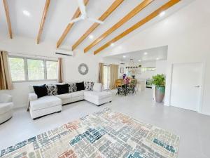 Area soggiorno di TnT Home
