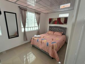 Postel nebo postele na pokoji v ubytování C habitación con baño privado + 3 fotografie