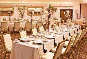 Restaurace v ubytování Ashland Hills Hotel & Suites