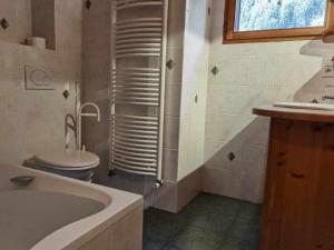 Imagine din galeria proprietății Superbe chalet 15 pers. avec spa, sauna, proche télécabine et centre, équipements complets - FR-1-679-17 în Morzine