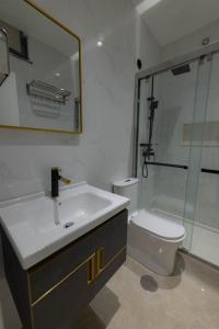 Koupelna v ubytování ViVi Aparthotel