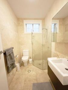 Gallery image of Bondi Beach Hazel unit 1 - Beach view with balcony and 2 bedrooms in Sydney