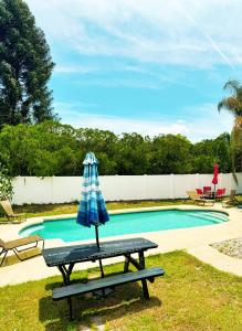 Bazén v ubytování Island 1 nebo v jeho okolí