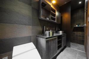 Nhà bếp/bếp nhỏ tại Phoenix Cocoon by HHG +42 ảnh