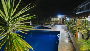 Bazén v ubytování Hotel Bosque Blue nebo v jeho okolí