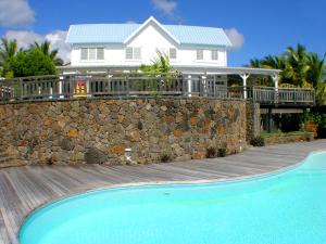 A piscina localizada em THE BAY ou nos arredores