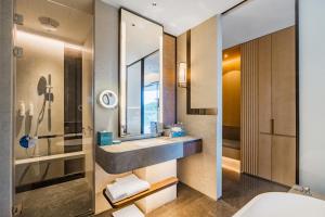 Koupelna v ubytování Zhuhai Dong'ao Island Marriott Resort and Spa