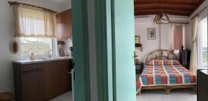 Postel nebo postele na pokoji v ubytování Completely self-contained rental, Aegina
