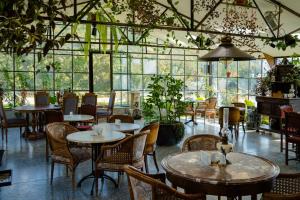 Restaurace v ubytování Kiketi Farm Hotels