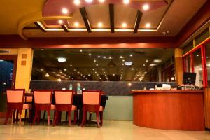 Restaurace v ubytování Hotel Matrix Inn Chakan