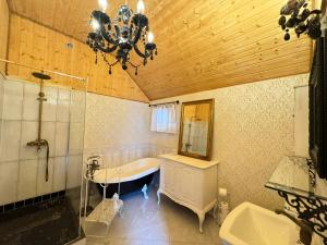 Zdjęcie z galerii obiektu Prowansja 2 - rodzinny domek letniskowy z prywatnym ogródkiem w Stegnie