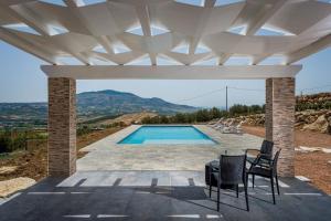 Nespecifikovaný výhled na hory nebo výhled na hory při pohledu z vily